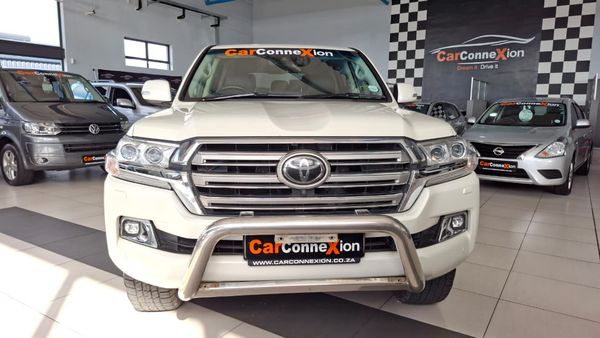 2017-Toyota-Land-Cruiser-200-45-D-V8-VX-Auto image:1