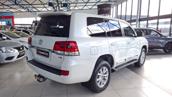 2017-Toyota-Land-Cruiser-200-45-D-V8-VX-Auto image:5