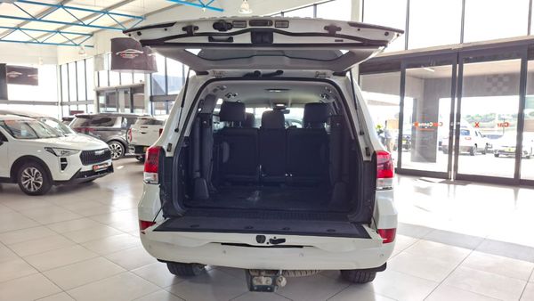 2017-Toyota-Land-Cruiser-200-45-D-V8-VX-Auto image:8