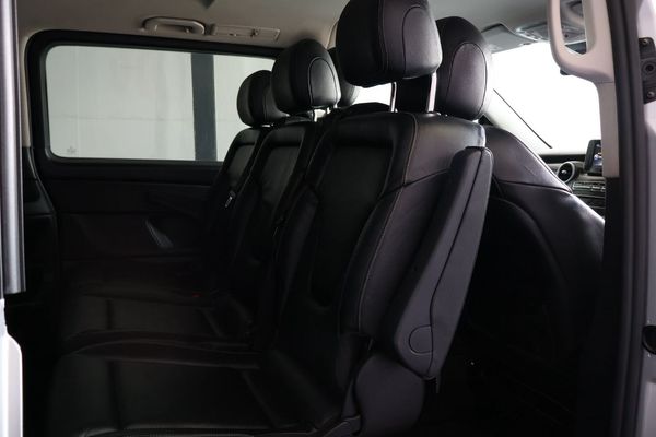 2016-Mercedes-Benz-V-Class-V-220-CDi-Auto image:9