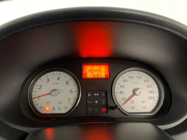 2009-Renault-Sandero-16-Expression image:10