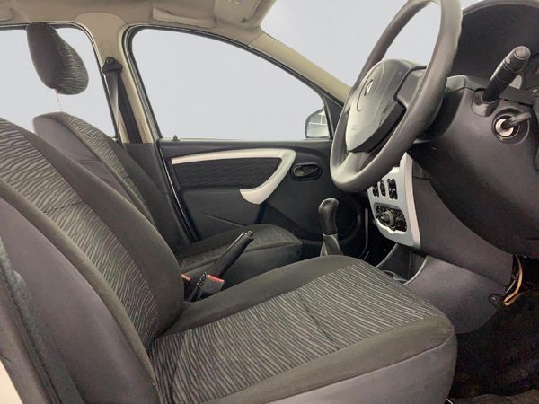 2009-Renault-Sandero-16-Expression image:12