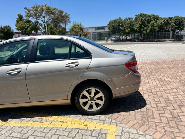2009-Mercedes-Benz-C-Class-C-180K-BE-Classic-Auto image:11