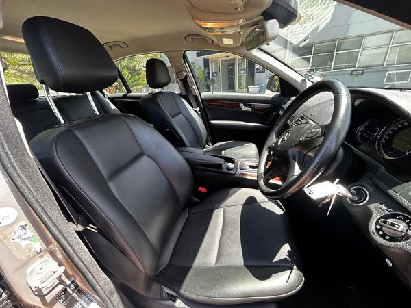 2009-Mercedes-Benz-C-Class-C-180K-BE-Classic-Auto image:13