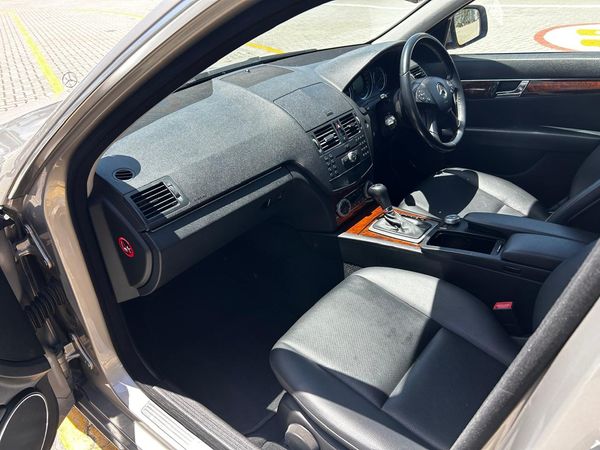 2009-Mercedes-Benz-C-Class-C-180K-BE-Classic-Auto image:23