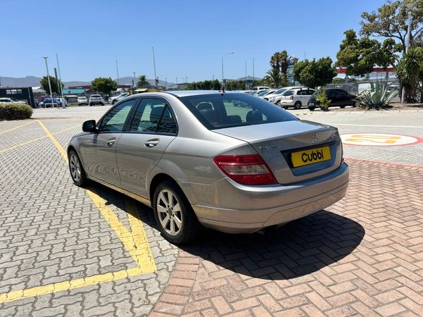 2009-Mercedes-Benz-C-Class-C-180K-BE-Classic-Auto image:3