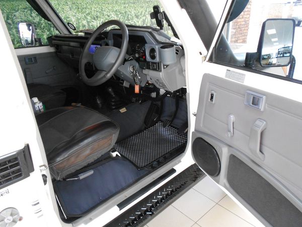 2008-Toyota-Land-Cruiser-70-45-Single-Cab image:10