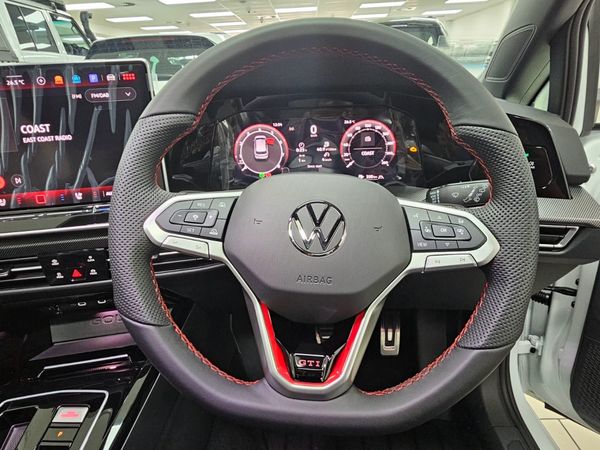 2026-Volkswagen-Golf-8-GTI-20-TSI-DSG image:7