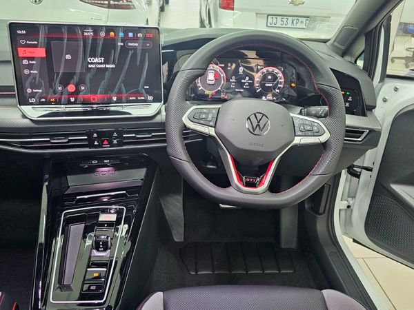2026-Volkswagen-Golf-8-GTI-20-TSI-DSG image:8