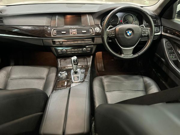 2015-BMW-5-Series-520i-Auto image:9