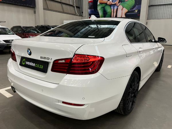 2015-BMW-5-Series-520i-Auto image:2