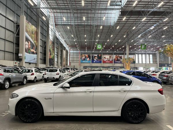 2015-BMW-5-Series-520i-Auto image:5