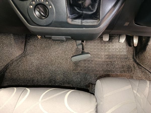 2013-Daihatsu-Gran-Max-15 image:17