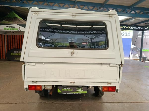 2013-Daihatsu-Gran-Max-15 image:6