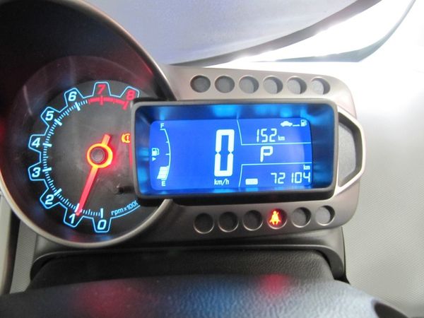 2012-Chevrolet-Sonic-16-LS-Auto image:11
