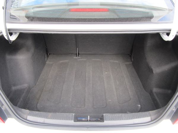 2012-Chevrolet-Sonic-16-LS-Auto image:12