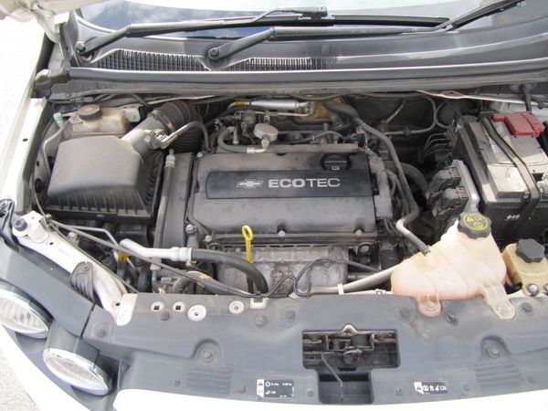 2012-Chevrolet-Sonic-16-LS-Auto image:13