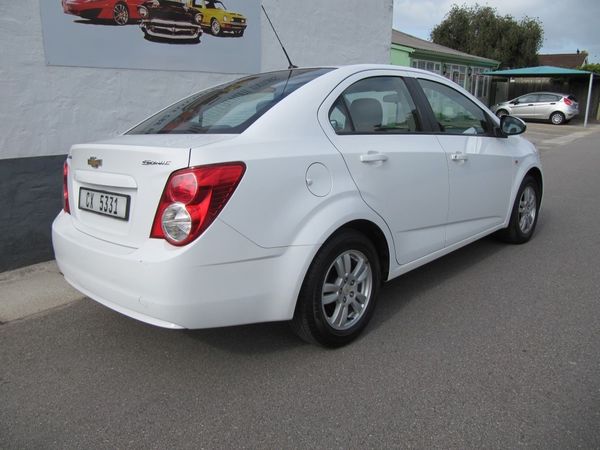 2012-Chevrolet-Sonic-16-LS-Auto image:3