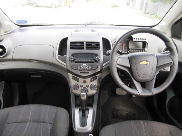 2012-Chevrolet-Sonic-16-LS-Auto image:7
