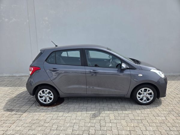 2020-Hyundai-Grand-i10-10-Motion image:2