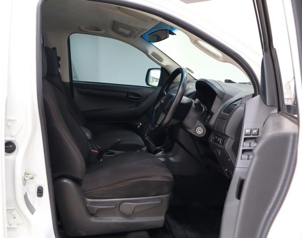 2023-Isuzu-D-Max-250-HO-Hi-Rider-Double-Cab image:16