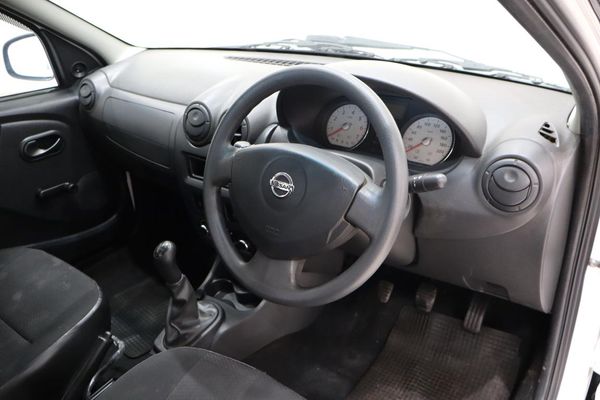 2022-Nissan-NP200-16-AC-Safety-Pack image:4