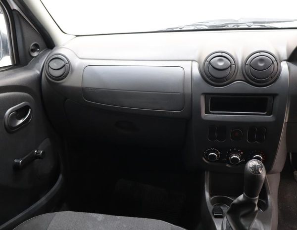 2022-Nissan-NP200-16-AC-Safety-Pack image:5