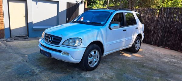 2002-Mercedes-Benz-ML-270-CDI image:11
