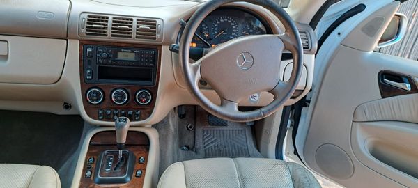 2002-Mercedes-Benz-ML-270-CDI image:1