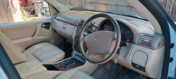 2002-Mercedes-Benz-ML-270-CDI image:6