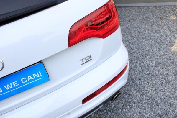 2014-Audi-Q7-30-TDI-quattro-Auto image:10