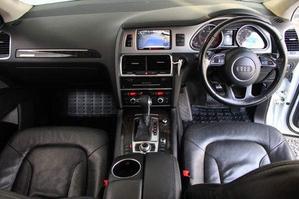 2014-Audi-Q7-30-TDI-quattro-Auto image:13