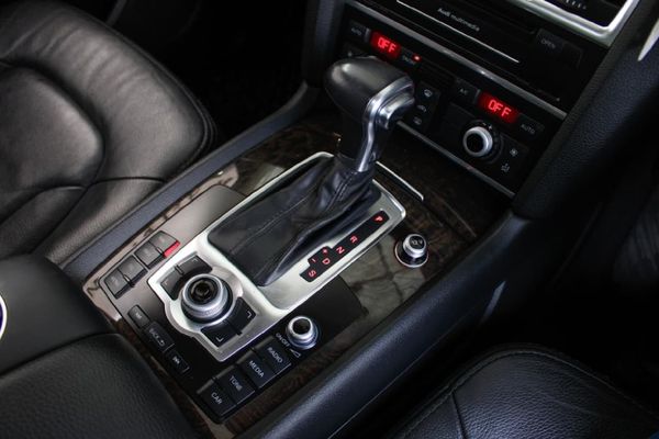 2014-Audi-Q7-30-TDI-quattro-Auto image:17