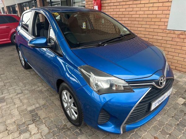 2015-Toyota-Yaris-13-5-dr image:1