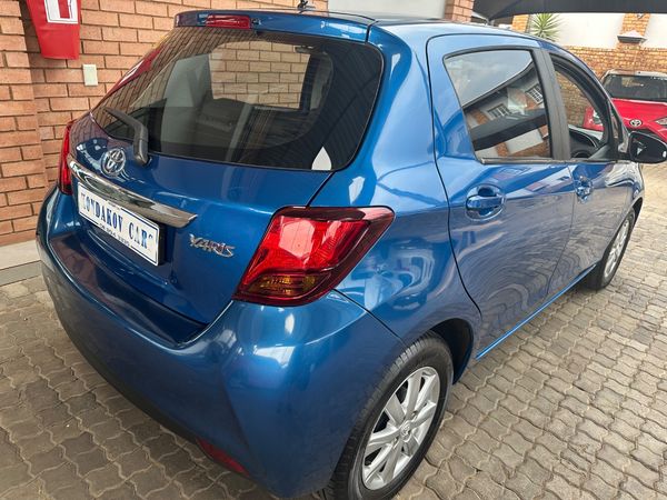 2015-Toyota-Yaris-13-5-dr image:2