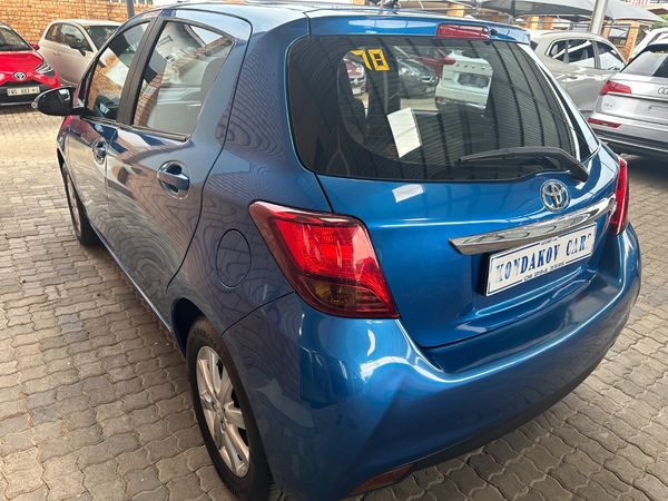 2015-Toyota-Yaris-13-5-dr image:3