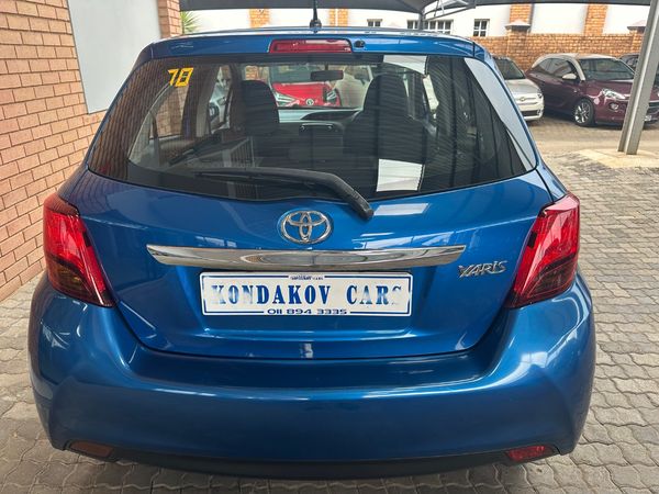 2015-Toyota-Yaris-13-5-dr image:5