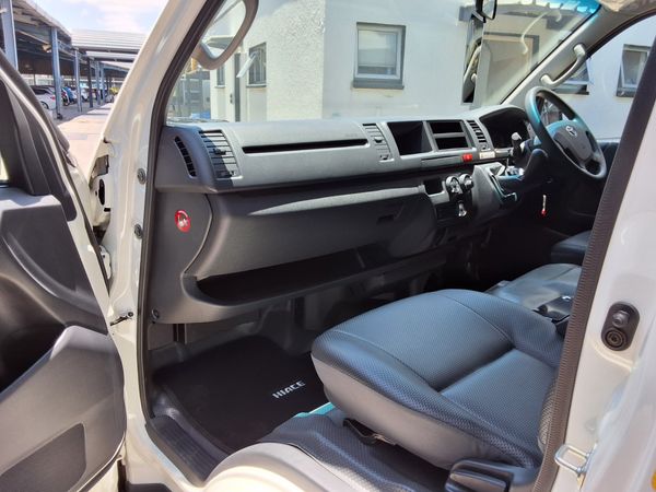 2024-Toyota-Quantum-25-D-4D-Sesfikile-16-seat image:9