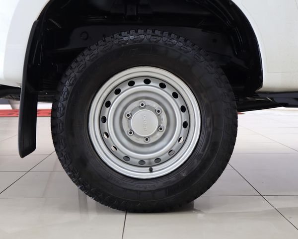 2020-Isuzu-D-Max-250-Fleetside image:12