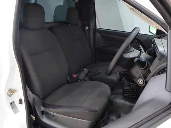 2020-Isuzu-D-Max-250-Fleetside image:14