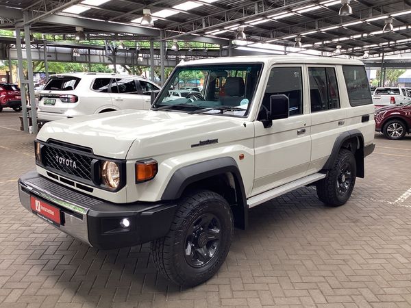 2024-Toyota-Land-Cruiser-76-28GD-6-Station-Wagon-LX image:19