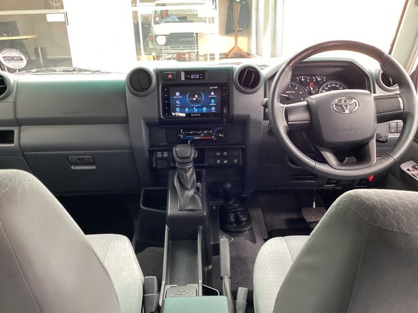 2024-Toyota-Land-Cruiser-76-28GD-6-Station-Wagon-LX image:5