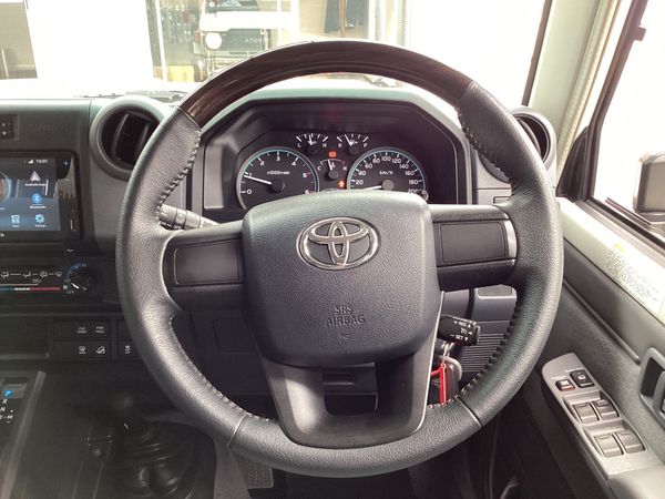 2024-Toyota-Land-Cruiser-76-28GD-6-Station-Wagon-LX image:6