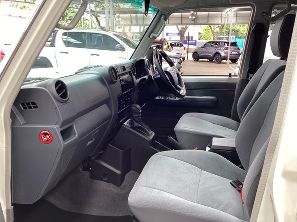 2024-Toyota-Land-Cruiser-76-28GD-6-Station-Wagon-LX image:8