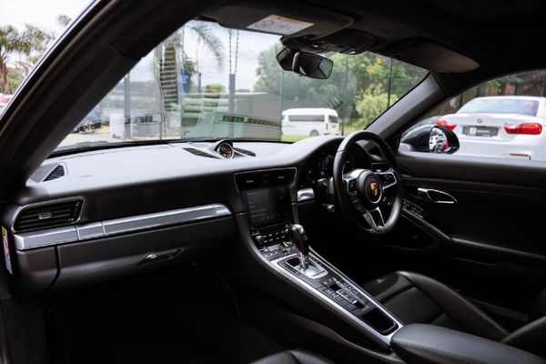 2018-Porsche-911-Carrera-Auto image:11