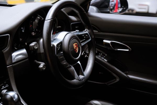 2018-Porsche-911-Carrera-Auto image:15