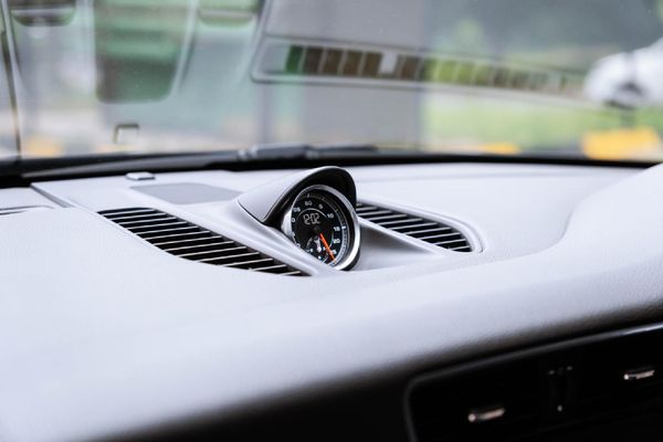 2018-Porsche-911-Carrera-Auto image:16