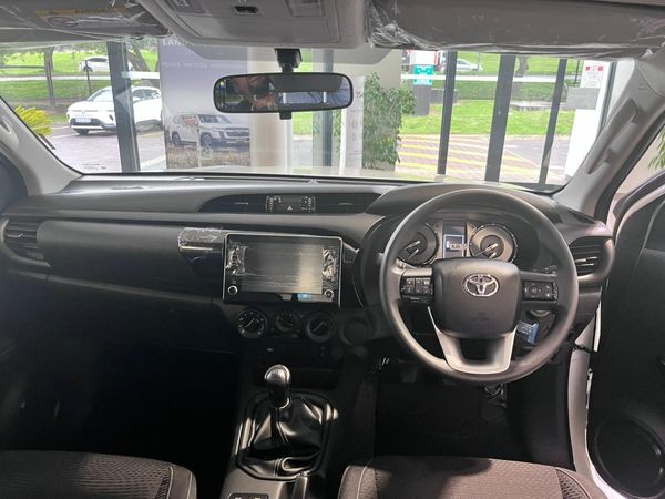 2026-Toyota-Hilux-24-GD-6-RB-EC-MT image:4