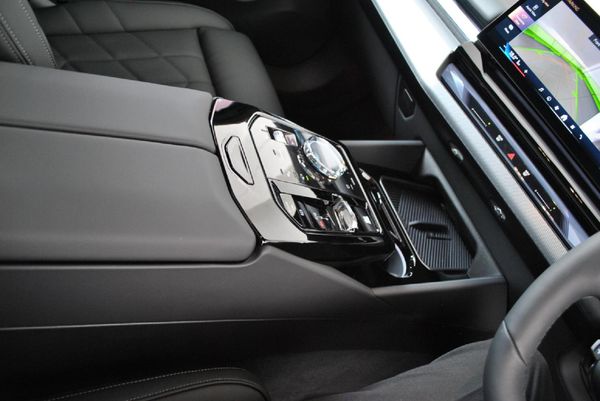 2025-BMW-5-Series-520d-M-Sport-Pro image:17