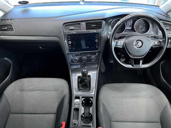 2020-Volkswagen-Golf-VII-10-TSI-Comfortline image:10